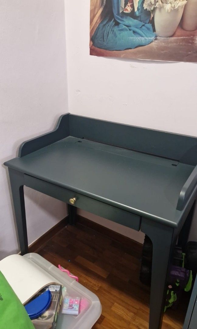 Study Table (Category: Tables & Sets) located in Singapore. Submitted by surfer1810 (Listing ID 1327079855, Image 3). Description: The table is in a good condition. Sellling as i am shifting out this month..