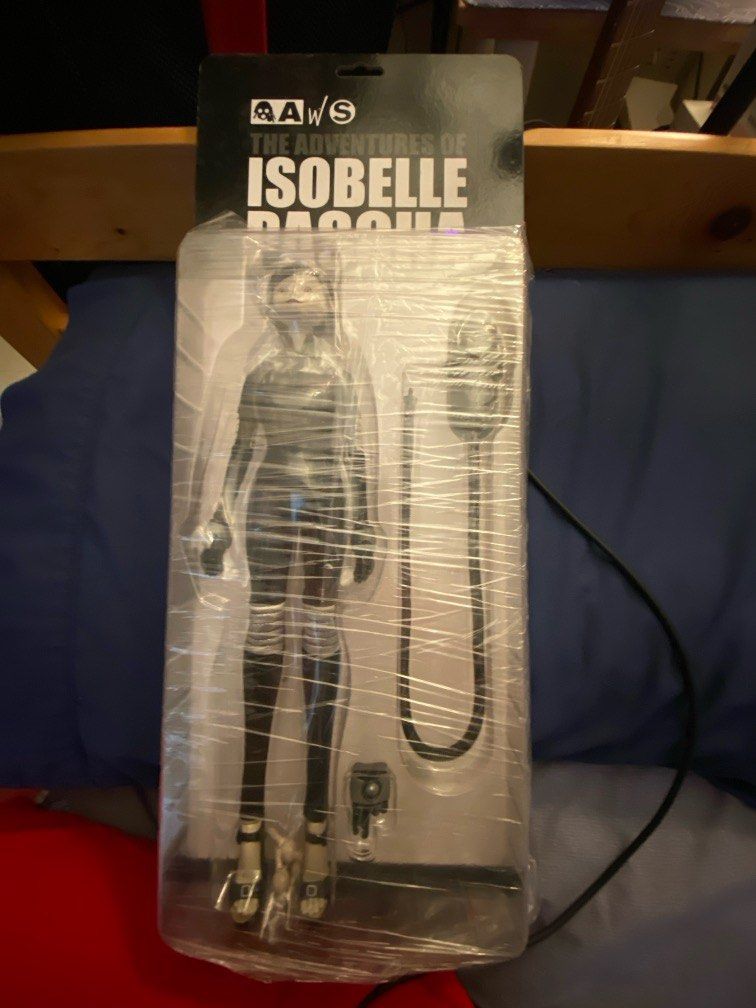 ThreeA DARKSIDE OF HER MOON PASCHA World of Isobelle Pascha | The