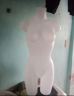 Table top maniquin