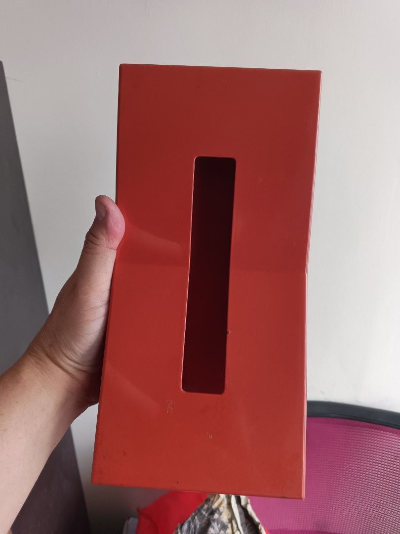 Tissue holder elegant duende japan (Category: Bath) located in Santa Rosa. Submitted by toys_r_here (Listing ID 1327037733, Image 2). Description: As is po Pa check nlng ng condition sa pics What you see is what you get Shipping fee sa buyer haggle pwede PM ME FOR MORE QUESTIONS First to pay gets the item ship pwed din Alabang town center.