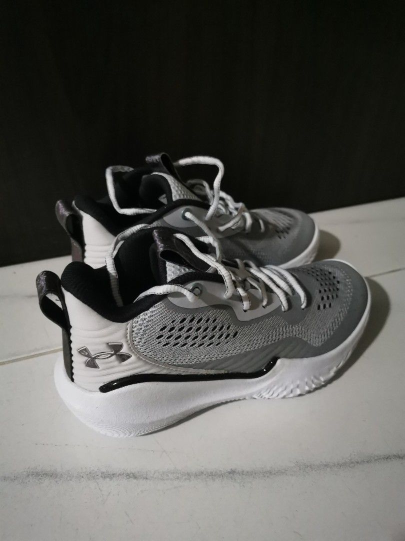 under armour basketball shoes size 8