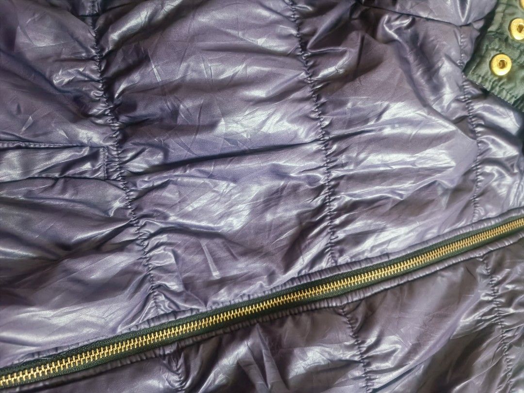 Winter jacket (Category: Coats, Jackets and Outerwear) located in Muar. Submitted by Ana_admiroy (Listing ID 1327145278, Image 2). Description: .