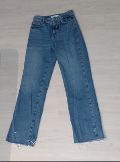 (Category: ) located in . Submitted by preloved.__.thingz (Listing ID 1327131465, Image 1). Description: .