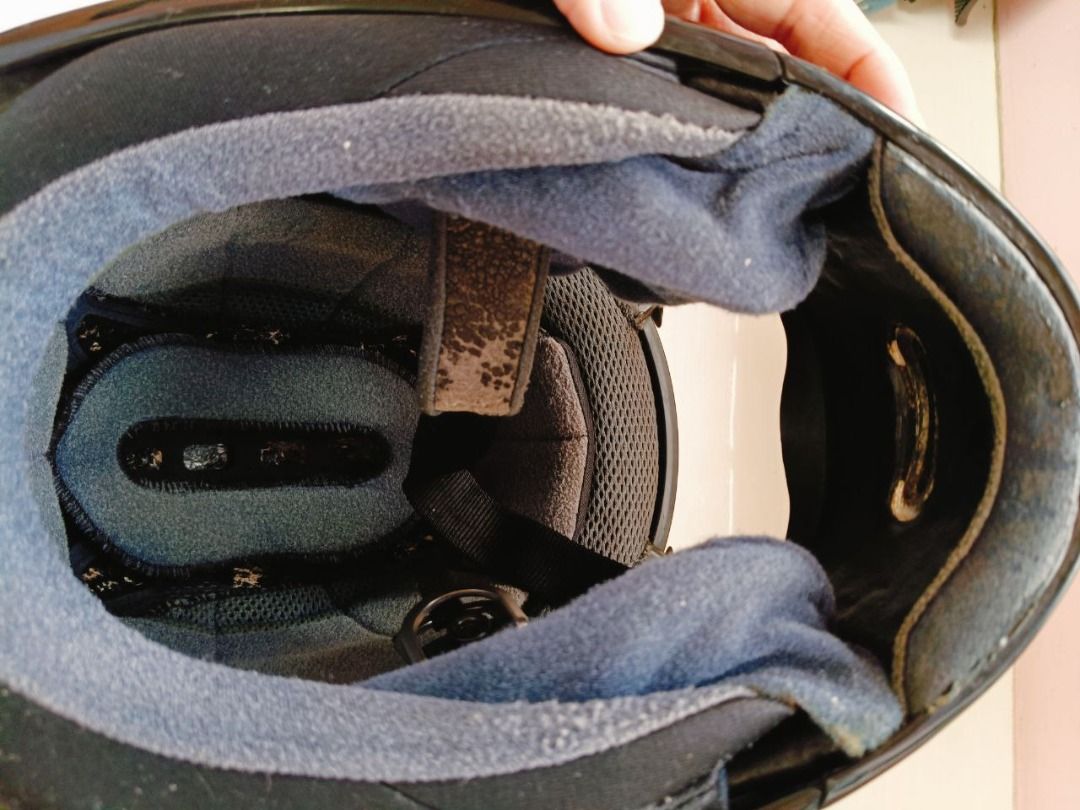 Arai Rapide-OR Helmet (SNELL Certified) - Size 57-58cm (No Safety label) (Category: Motorcycle Accessories) located in Singapore. Submitted by starrangle (Listing ID 1327315899, Image 3). Description: Arai Rapide-OR Helmet (SNELL Certified) - Size 57-58cm Selling a pre-owned Arai Rapide-OR helmet that has been well-cared for over the years. SNELL certified, this helmet still offers excellent protection, though it has some signs of wear. I have us