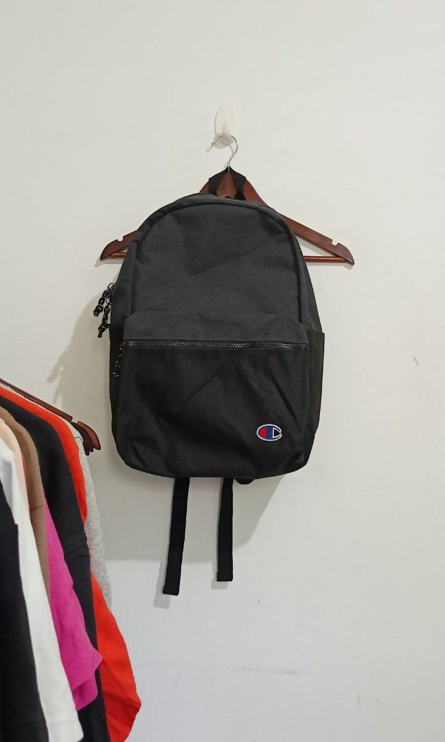 Back pack (Category: Backpacks) located in Bacolod City. Submitted by arvene_jan (Listing ID 1327239597, Image 1). Description: Champion back pack with laptop compartment Good as new Excellent condition 16" width 20" length No issues! Message me 📩.