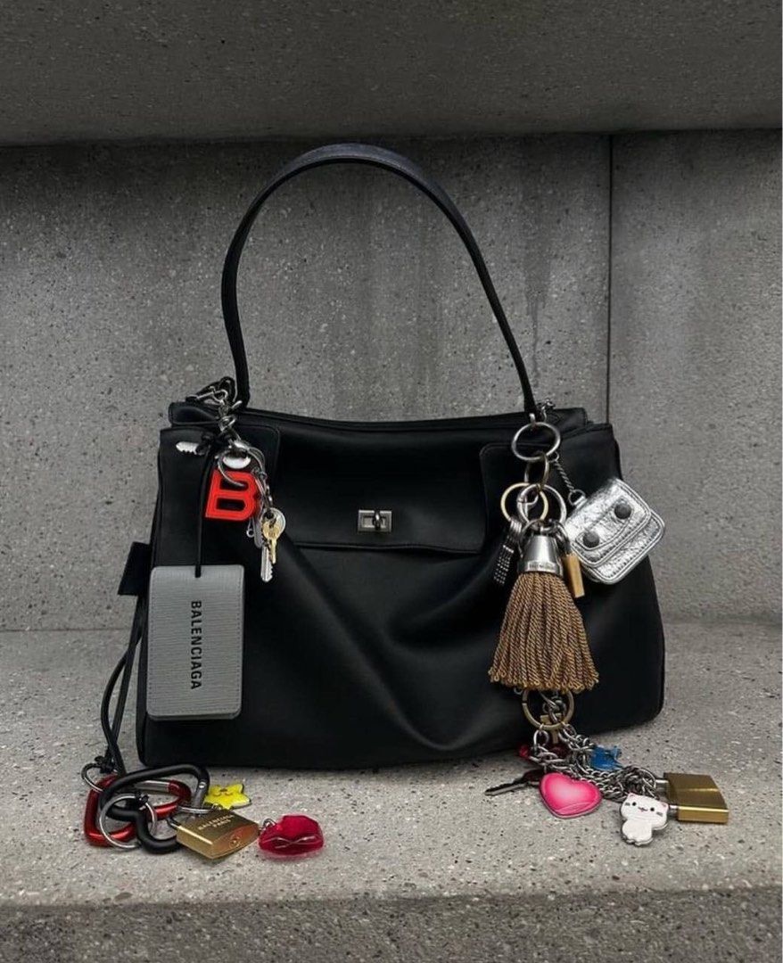 ⚜️Balenciaga - Rodeo bag (Category: Luxury Bags & Wallets) located in Makati City. Submitted by 90sangel (Listing ID 1327297847, Image 2). Description: Interest Check Only✔️ Balenciaga Rodea available in silver or GHW Balenciaga Charms also available ▪️Exclusive Unused / Good as New ▪️Japan > 📦🇵🇭 18 Days ▪️50% DP Timeless indeed 👜 * Will provide an update once the item is no longer available. .