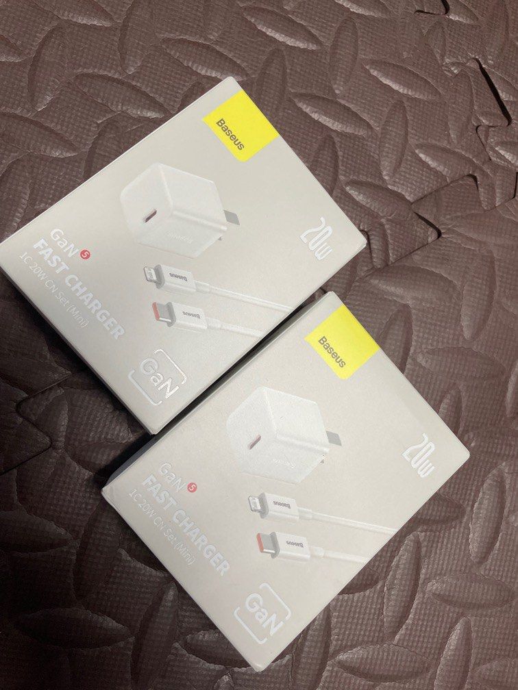 Baseus 20watts ios type c superfast charger mini (Category: Chargers & Cables) located in Dasmarinas. Submitted by legitbeauty08 (Listing ID 1327315140, Image 2). Description: Brandnew Super bili magcharge 20w Hndi nkakanoverheat sa phone Mini edition cute ng charger head.