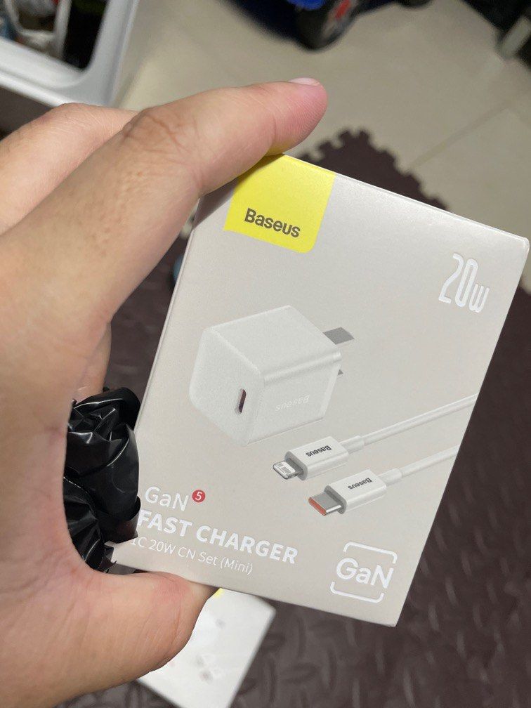 Baseus 20watts ios type c superfast charger mini (Category: Chargers & Cables) located in Dasmarinas. Submitted by legitbeauty08 (Listing ID 1327315140, Image 1). Description: Brandnew Super bili magcharge 20w Hndi nkakanoverheat sa phone Mini edition cute ng charger head.