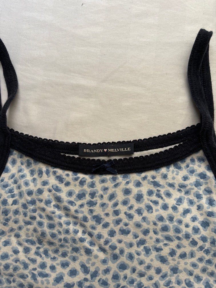 Brandy Melville Animal Print (Category: Sleeveless) located in Taguig. Submitted by ysellsstuff (Listing ID 1327263224, Image 2). Description: My fave!! Fits 32-34A bust Rfs decluttering.