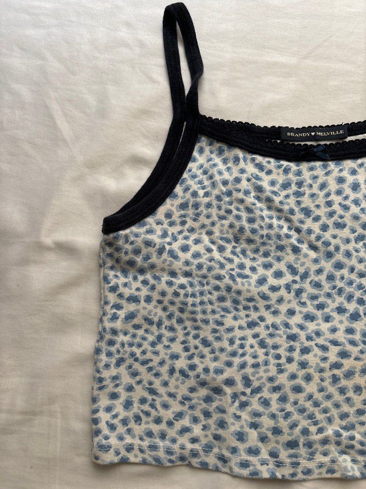 Brandy Melville Animal Print (Category: Sleeveless) located in Taguig. Submitted by ysellsstuff (Listing ID 1327263224, Image 3). Description: My fave!! Fits 32-34A bust Rfs decluttering.