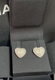 (Category: ) located in . Submitted by happinesscanbebought (Listing ID 1327215678, Image 1). Description: .