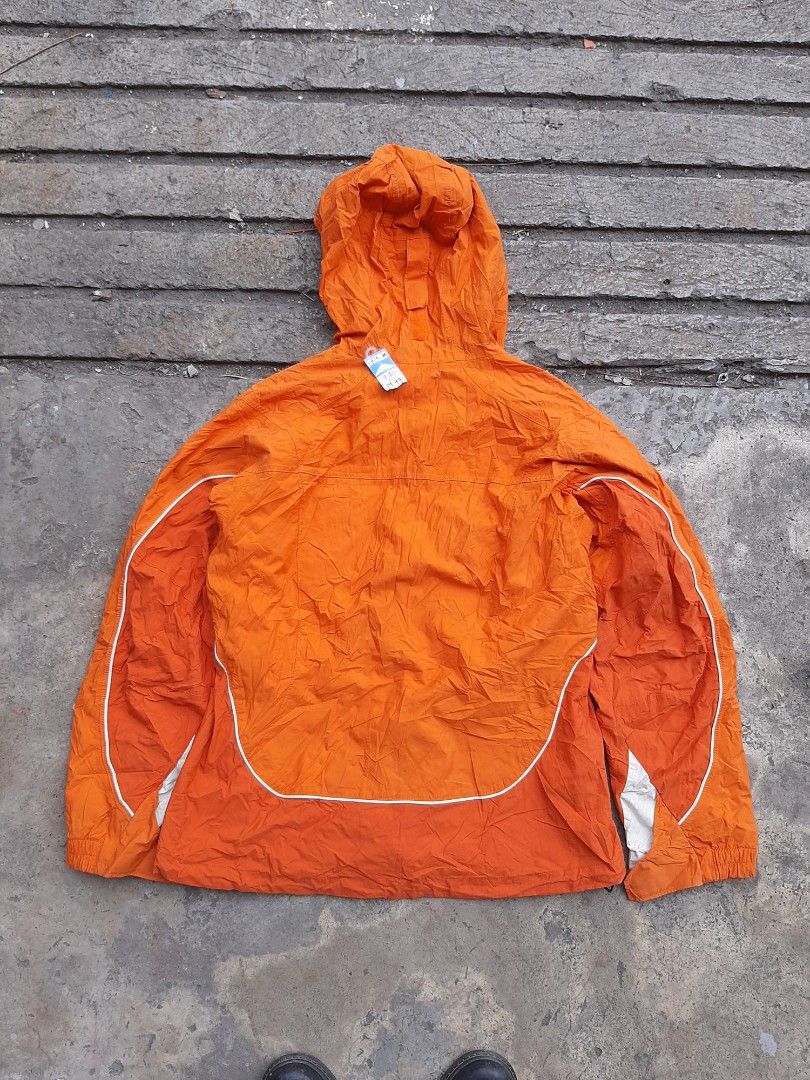 COLUMBIA RAIN JACKET OMNI-SHIELD (Category: Coats, Jackets and Outerwear) located in Cebu City. Submitted by madjekfinds (Listing ID 1327253283, Image 2). Description: COLUMBIA OMNI-SHIELD RAIN JACKET FOR WOMENS PWEDE RIN FOR MEN EXCELLENT CONDITION HEAVYWEIGHT SIZE MEDUIM W 21.5 L 26-27 priceplus sf MOP: Gcash via jnt COD Maxim cebu WITH VENTILATION (UNDER ARM) USES: HIKING, CAMPS, LONG RIDE AND OTHER OUTDOOR ACTIVITIES..