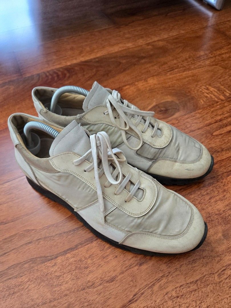 Common Projects Track (Category: Sneakers) located in Manila. Submitted by seanrodil (Listing ID 1327227409, Image 3). Description: common projects track sneaker size 41, fits 8/9 beaters. please manage expectations there are flaws but the pair is still very wearable. leather is really good quality and the lug sole is thick no box.