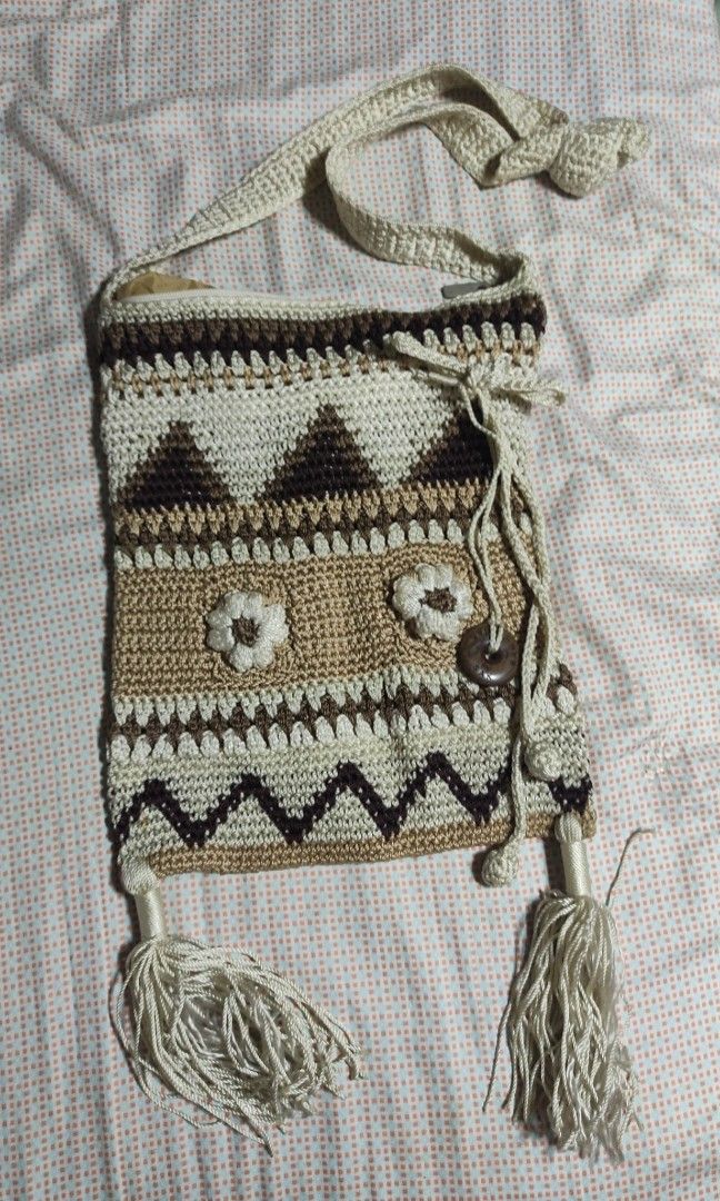 Crochet bag (Category: Luxury Bags & Wallets) located in Manila. Submitted by dj0016 (Listing ID 1327323128, Image 1). Description: the sak crochet bag twice lang nagamit.
