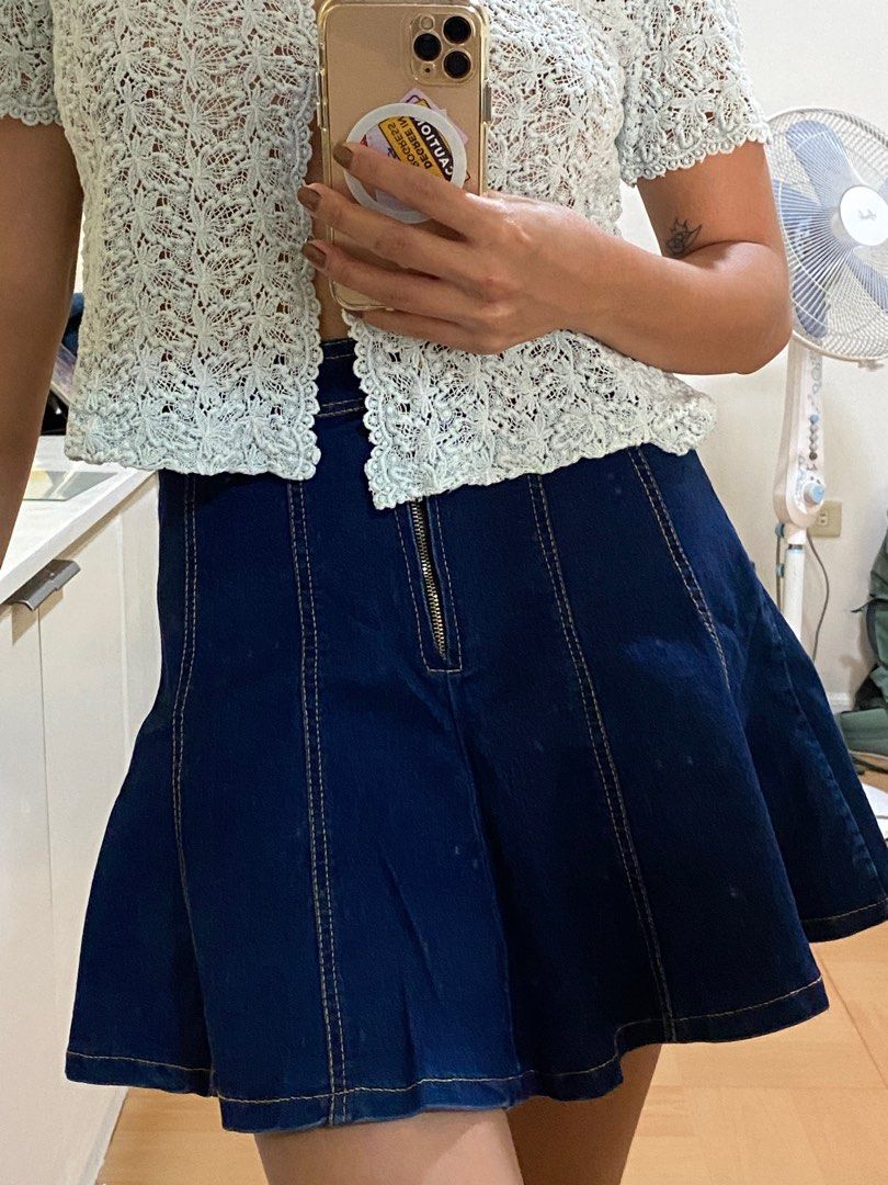 Denim skater skirt (Category: Skirts) located in Quezon City. Submitted by qc_declutter (Listing ID 1327252931, Image 3). Description: 9/10, has lining, comfy Waist: 26 inches Bought from IG shop RFS: barely worn.