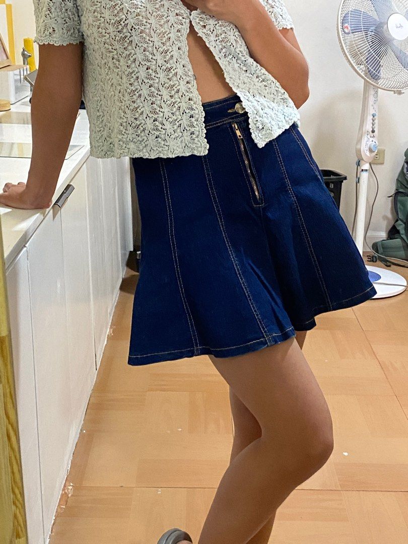 Denim skater skirt (Category: Skirts) located in Quezon City. Submitted by qc_declutter (Listing ID 1327252931, Image 2). Description: 9/10, has lining, comfy Waist: 26 inches Bought from IG shop RFS: barely worn.