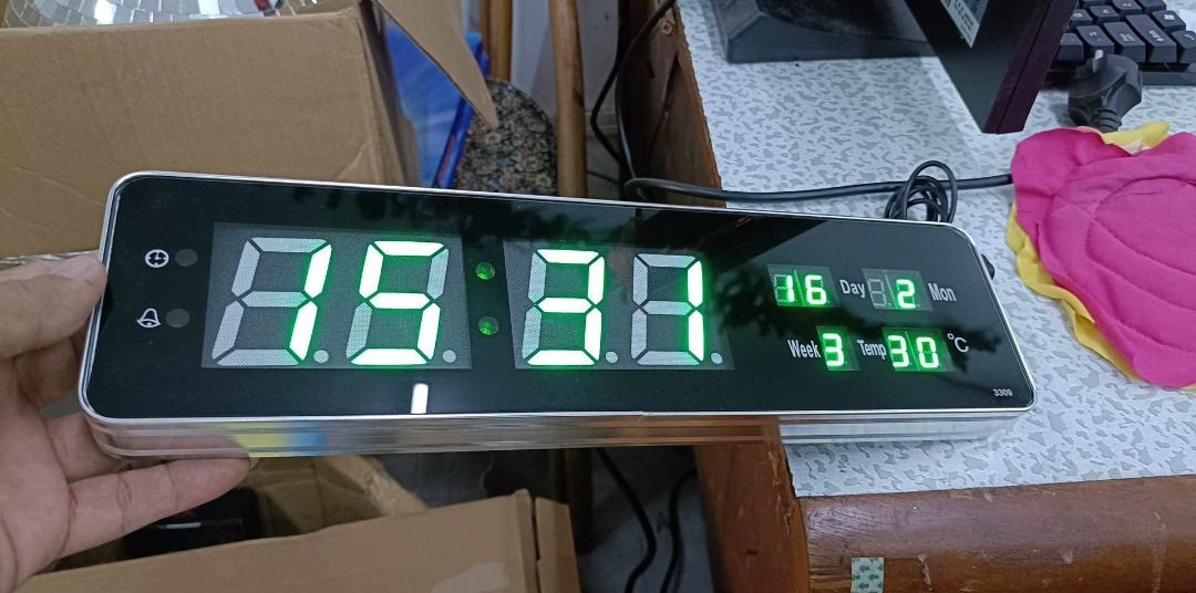Digital Wall Clock (Category: Clocks) located in Manila. Submitted by sdfsolutions (Listing ID 1327329125, Image 2). Description: Material: ABS Aluminum Plug: US Plug 110-240V Battery: Built-in CR2032 Lithium Battery Lage Clock Accuracy: Less than or equal to +/-0.3 seconds per day wer failure, and the clock face is not displayed. Big digit LED digital clock, high precision, This led clock can be placed on a desktop or hung on a wall, suitable fo