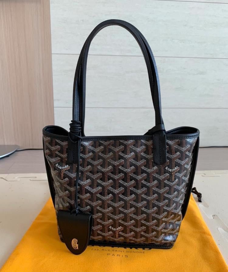 goyard mini anjou (Category: Luxury Bags & Wallets) located in Quezon City. Submitted by slluxury_ph (Listing ID 1327299711, Image 2). Description: like new condition complete.