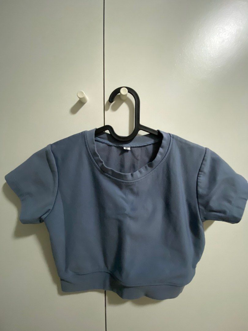 Gym clothes (Top and Bottom), Women's Fashion, Activewear on Carousell