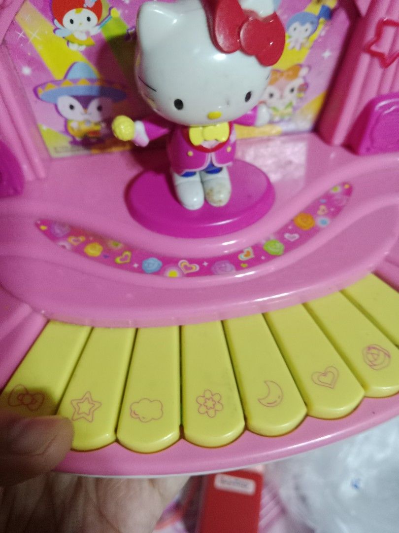 Hk mini piano untested (Category: Musical Instruments) located in Muntinlupa City. Submitted by periwinklefairy23 (Listing ID 1327282060, Image 3). Description: what u see is what u get.