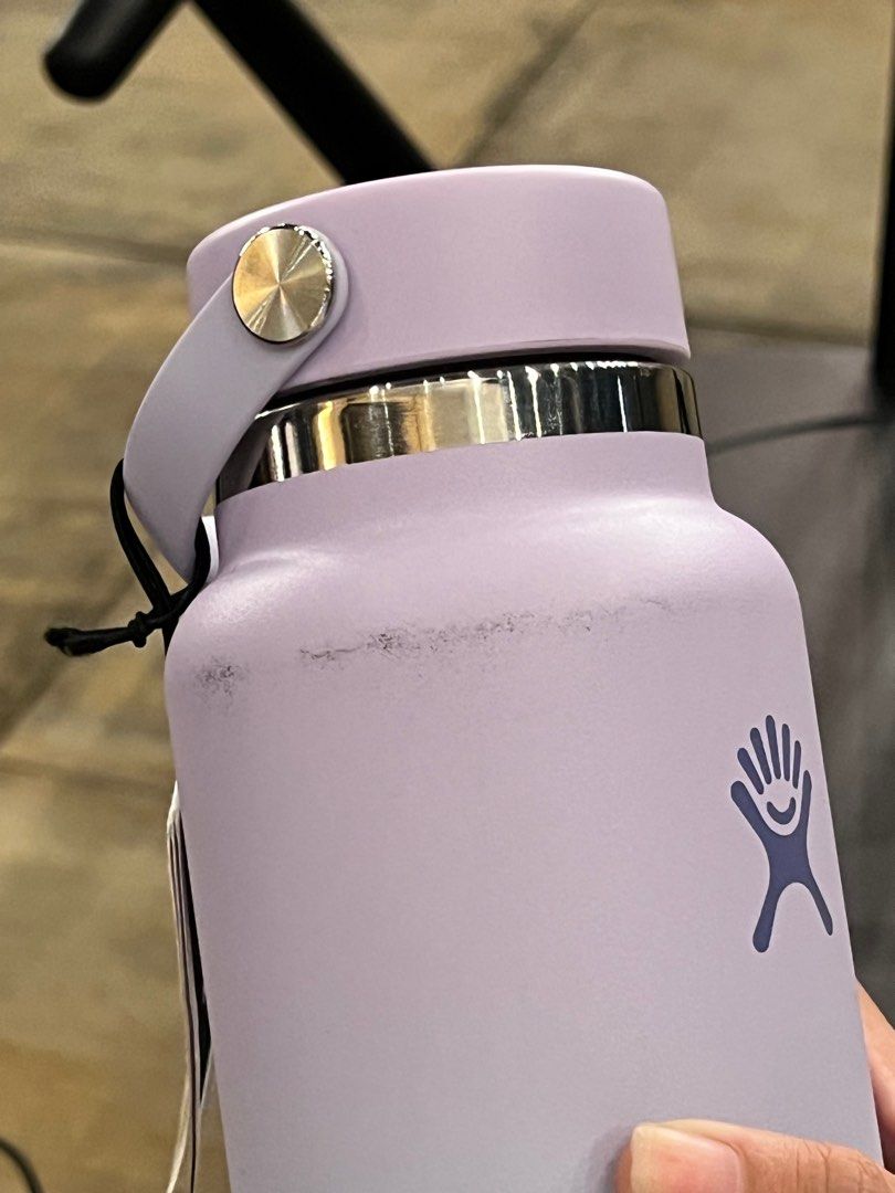 HydroFlask Pastel Blue purple 32 oz AURORA (Category: Water Bottles & Tumblers) located in Mandaluyong City. Submitted by lmsbernad (Listing ID 1327344626, Image 3). Description: brandnew may damage lang SEE DENTS ON PHOTOS No box Can send many photos as you want to check ORIGINAL PRICE: 3190 NO MEETUP ‼️ 💯 Original No return no refund Buy at your own risk 🛵Free delivery around mandaluyong (applicable if hindi tumawad) 📦other type of delivery 