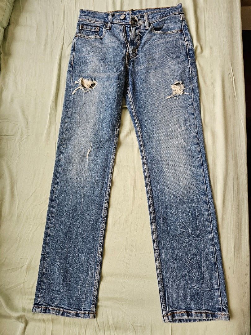 Levi 514 ripped jeans clearance