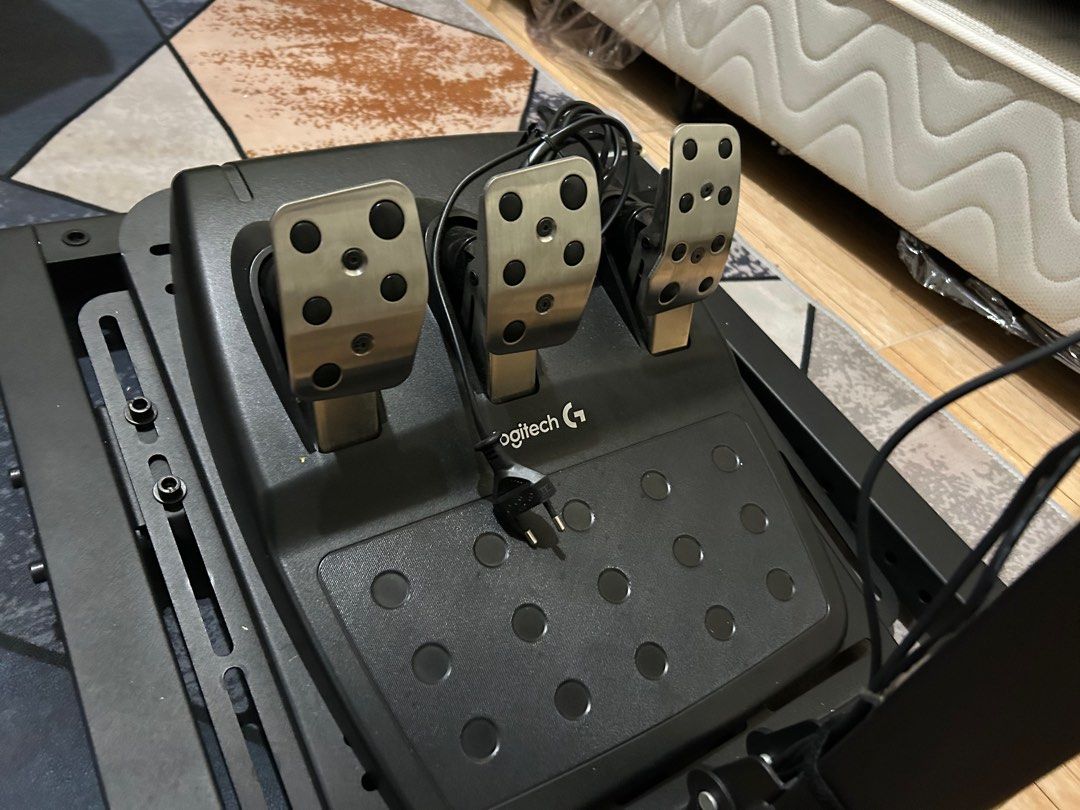 Logitech G29 Streering Wheel and Shifter with mount, Video Gaming