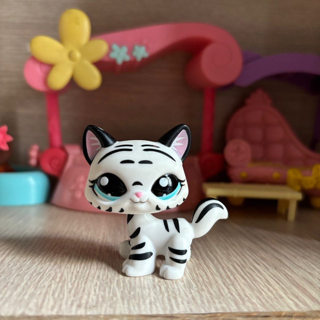 LPS littlest pet shop walking cat Carousell