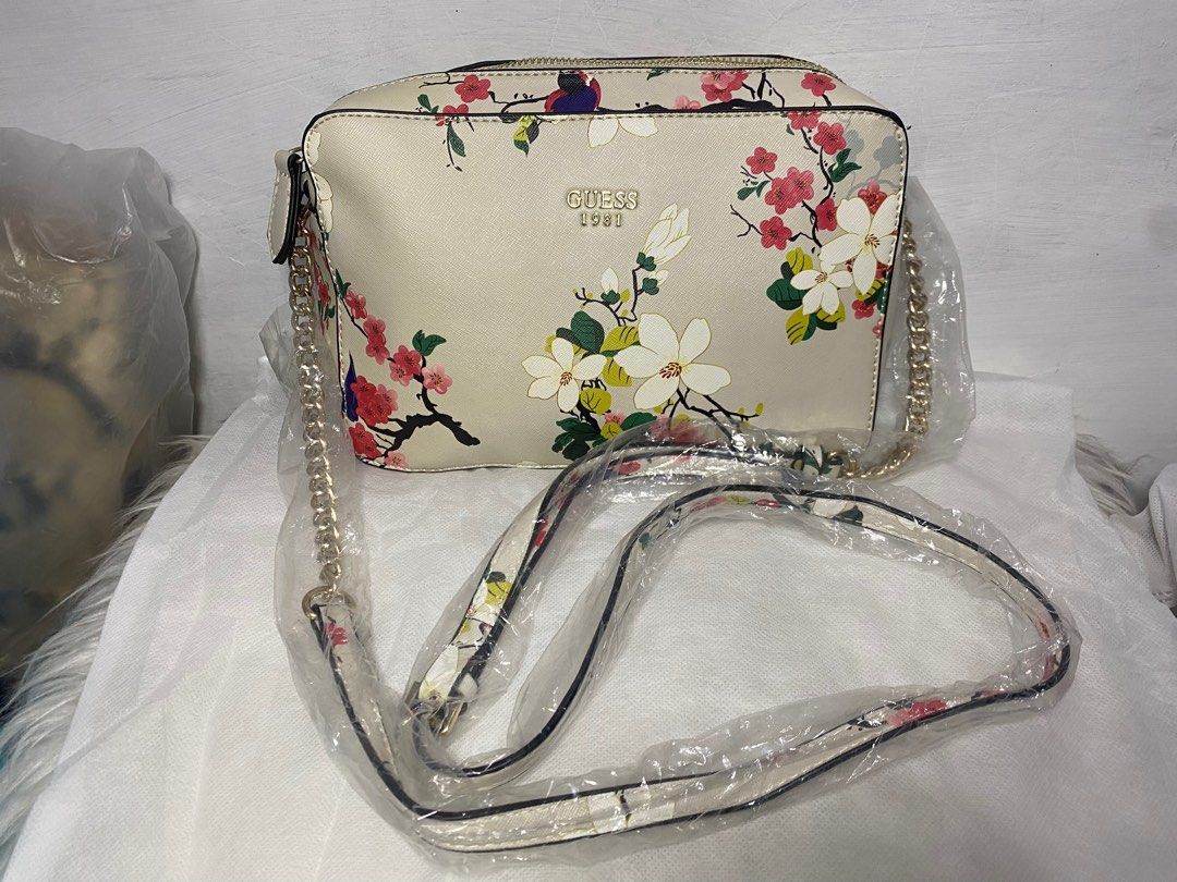 Guess laken crossbody deals