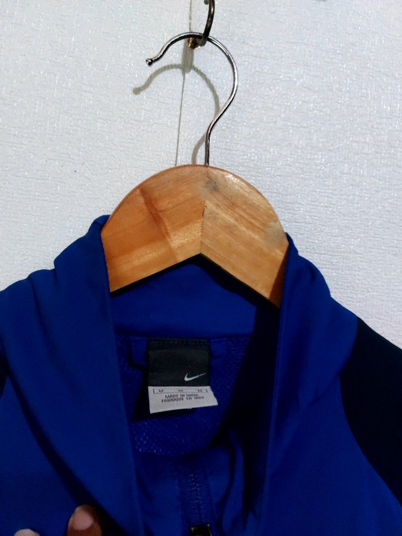 Nike manchester (Category: Coats, Jackets and Outerwear) located in Tagum. Submitted by roxasteofilo (Listing ID 1327241847, Image 3). Description: Nike manchester excellent condition Size Medium tag L27 W21 price 850 free sf.