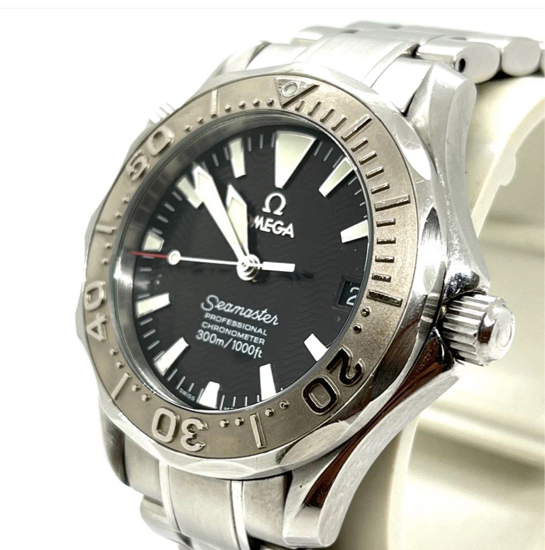 Omega seamaster 300m (midsize) (Category: Luxury Watches) located in Santa Ana. Submitted by astonandariana (Listing ID 1327219354, Image 1). Description: 16cm with 2 extra links 36mm 2006 Omega aftermarket box.