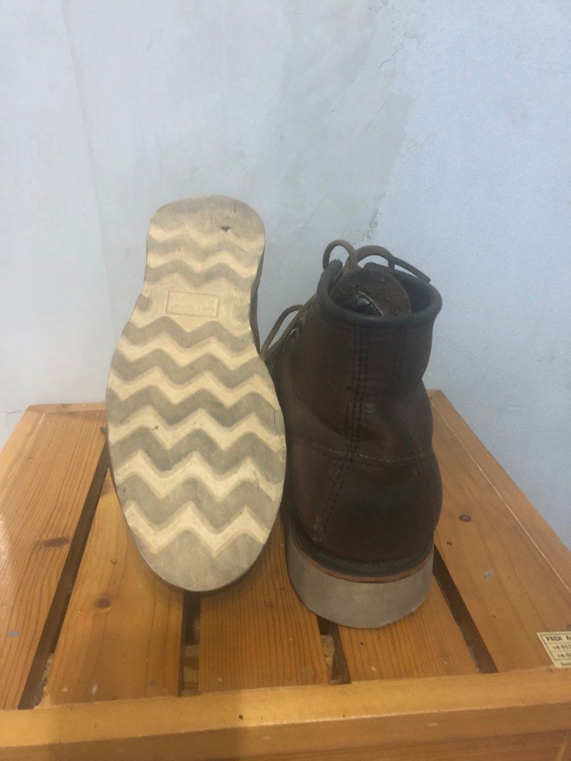 RED WING 8138 (Category: Boots) located in Kulai. Submitted by madie5573 (Listing ID 1327355708, Image 2). Description: RED WING 8138 CLASSIC MOC BRIAR Size 7 USA 6 Uk Made In Usa Colour Brown.