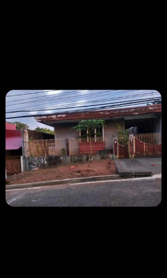 RUSH FOR LEASE!!! (Category: House & Lot) located in Manila. Submitted by archsaints65634 (Listing ID 1327361853, Image 1). Description: RUSH FOR LEASE!!! House and Lot at Villa Verde Homes, Novaliches, Q.C. “As Is Where Is” 4 BR at the First Floor with 2 T & B, and 3 BR at the Basement with 1 T & B. Lot Area: 240sqm Floor Area: 320 sqm more or less. Asking Price: Php40K / Month, Min of 2 Yrs Contract..