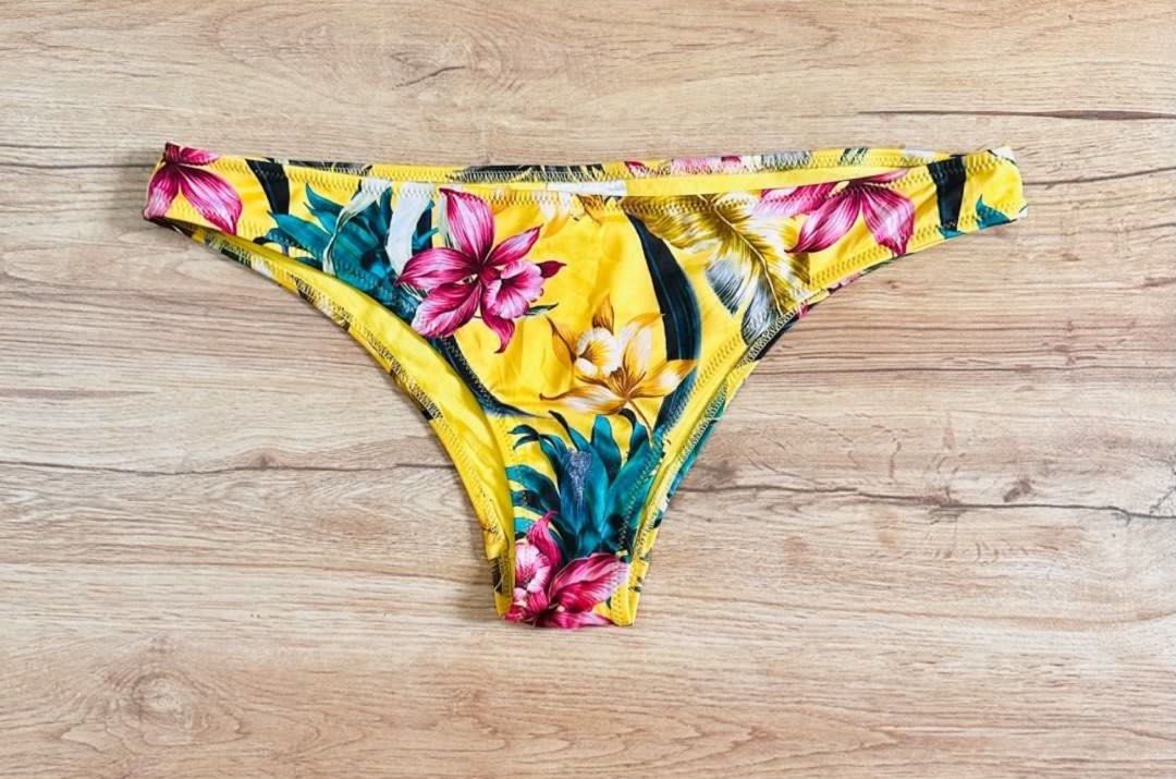 H&m bikini bottom on sale