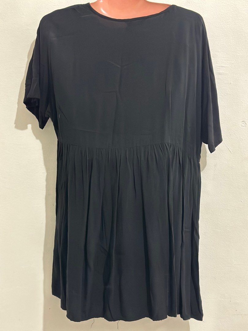 Shein Little Black dress (Category: Dresses) located in Muntinlupa City. Submitted by daphned10 (Listing ID 1327286537, Image 2). Description: Size: Small Can fit xs to Medium size.