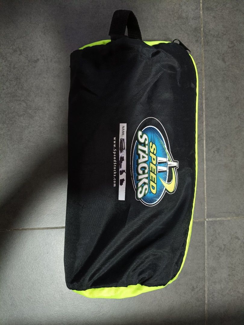 Speed stack cups (Category: Other Sports Equipment and Supplies) located in Singapore. Submitted by j.xn1 (Listing ID 1327280244, Image 1). Description: comes with mat and timer meet up only at my block.