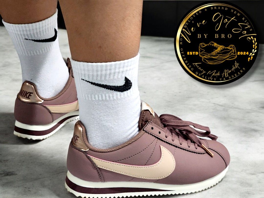 Nike cortez nude on sale