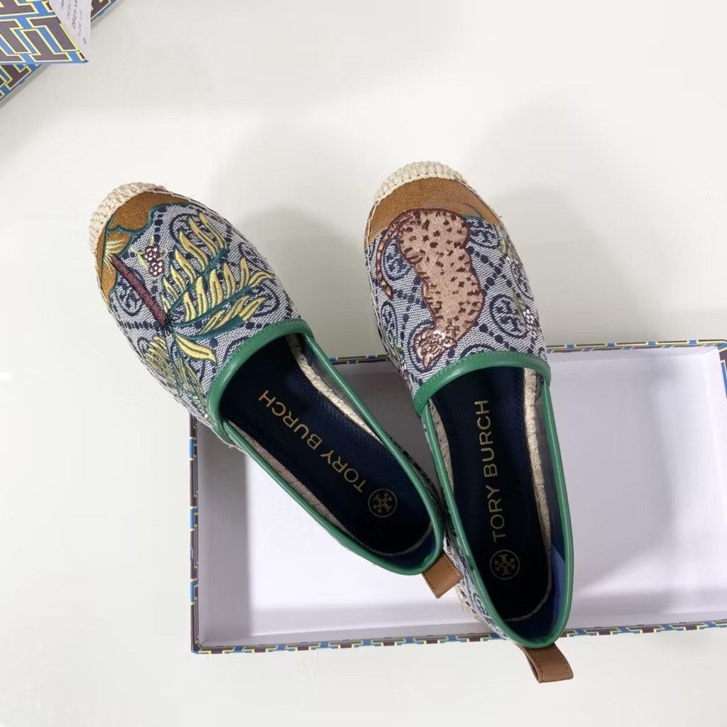 Tory Burch Embroidered Slip On Shoes Navy Fesyen Wanita Sepatu di Carousell