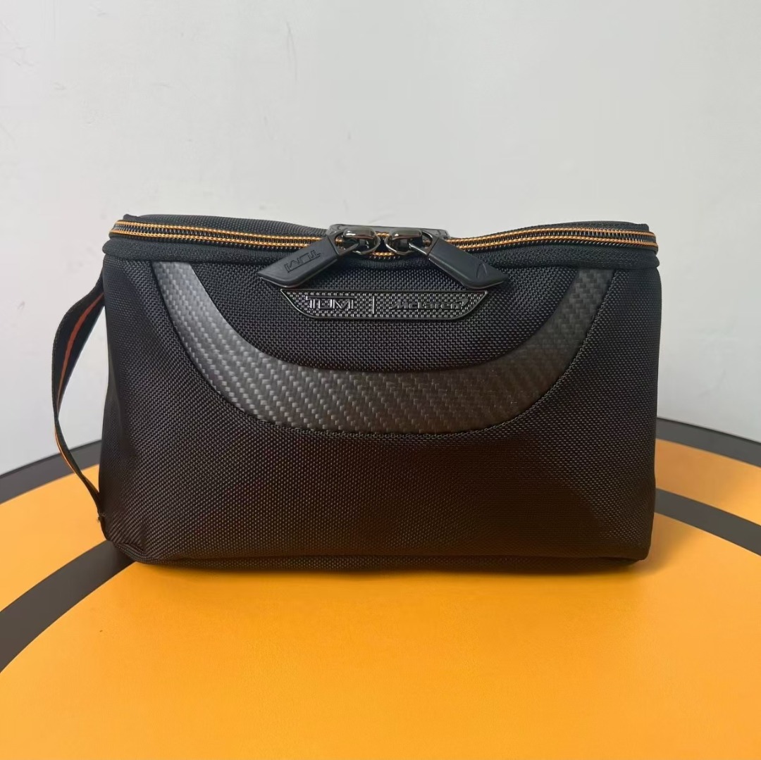 Tumi wash bag 2025