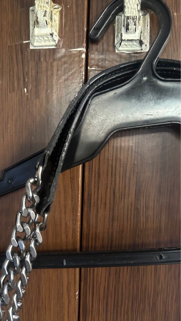YSL Black Shoulder / Sling (Category: Shoulder Bags) located in Marikina City. Submitted by coco_lolo (Listing ID 1327259384, Image 3). Description: Black Leather YSL self authenticate .