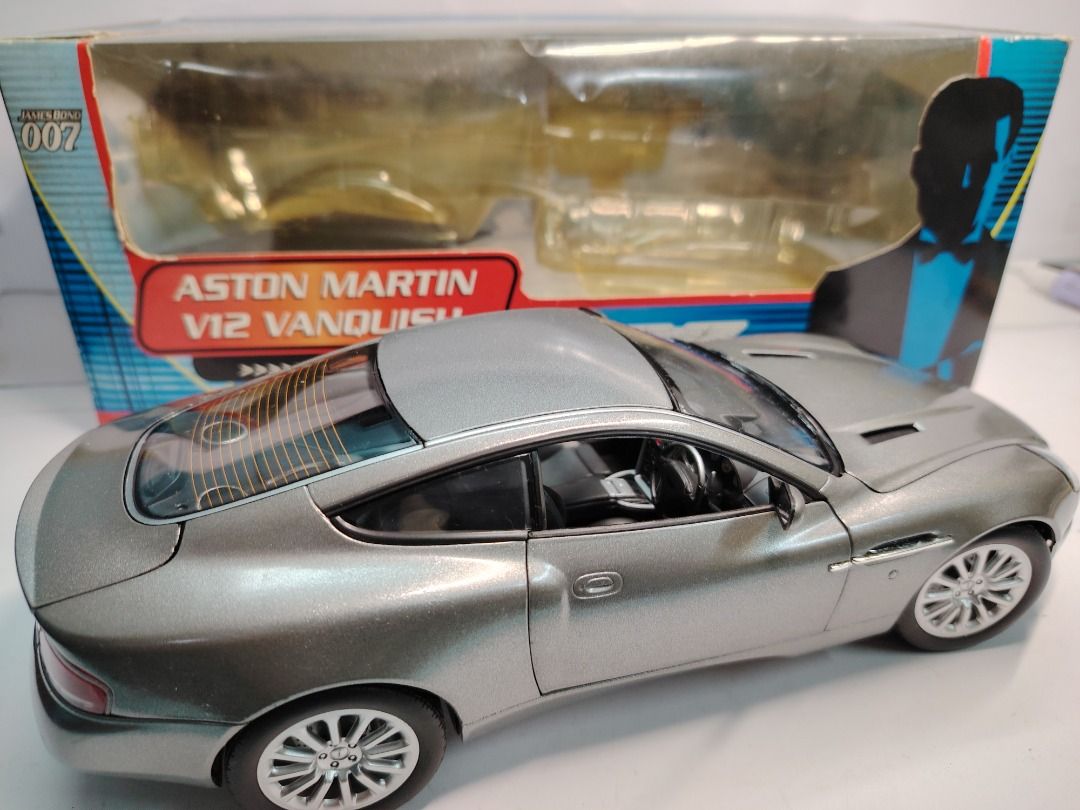 1/18 ASTON MARTIN VANQUISH (JAMES BOND VERSION)-DIE ANOTHER DAY
