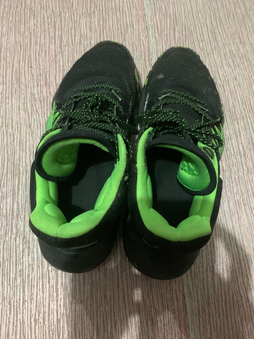 Adidas Don Issue #1 (Donovan Mitchell) (Category: Sneakers) located in Makati City. Submitted by lexlex1819 (Listing ID 1327495650, Image 3). Description: Still playable indoors and outdoors, only issue is the .