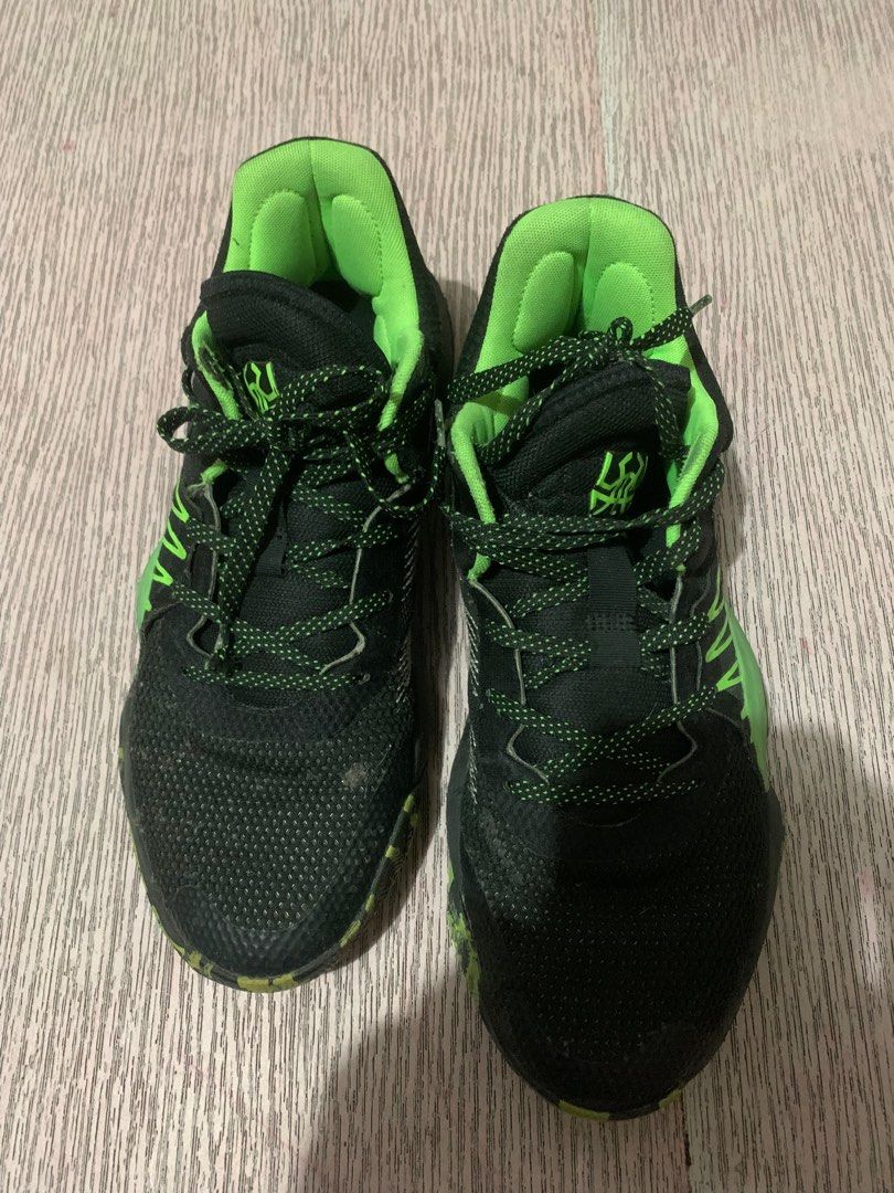 Adidas Don Issue #1 (Donovan Mitchell) (Category: Sneakers) located in Makati City. Submitted by lexlex1819 (Listing ID 1327495650, Image 1). Description: Still playable indoors and outdoors, only issue is the .