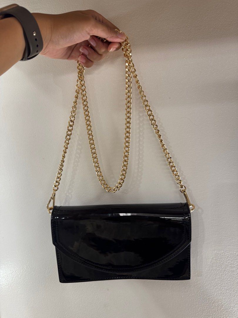 Aldo Chain Bag (Category: Cross-body Bags) located in Makati City. Submitted by jayclopez (Listing ID 1327496481, Image 2). Description: Lightly used Like brand new Bought in Vietnam.