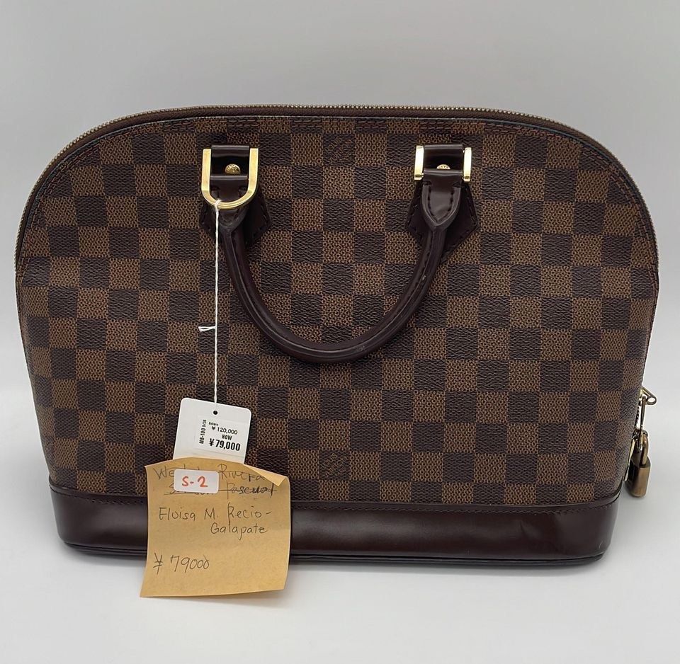 Authentic LV Alma Damier (Category: Luxury Bags & Wallets) located in Cagayan de Oro. Submitted by eloisag (Listing ID 1327428885, Image 1). Description: Selling my preloved LV Alma Damier (medium size) bag purchased from JLCC by Christian Carlos (famous online seller from Japan). 100% authentic. Only flaw is missing key. Can send more pictures and receipt for reference. Slightly negotiable. RFS: decluttering.