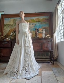 (Category: ) located in . Submitted by fashionlibraryph (Listing ID 1327435087, Image 1). Description: .