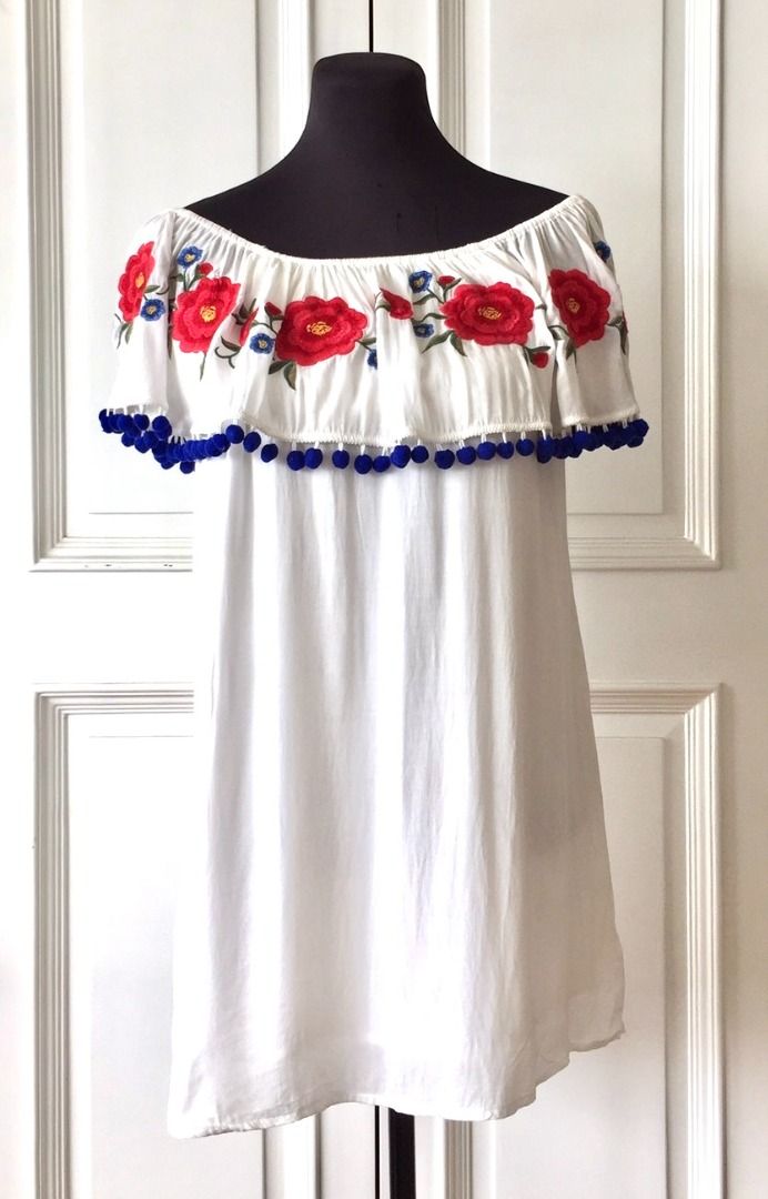 FOREVER 21 mexican style floral off shoulder mini dress