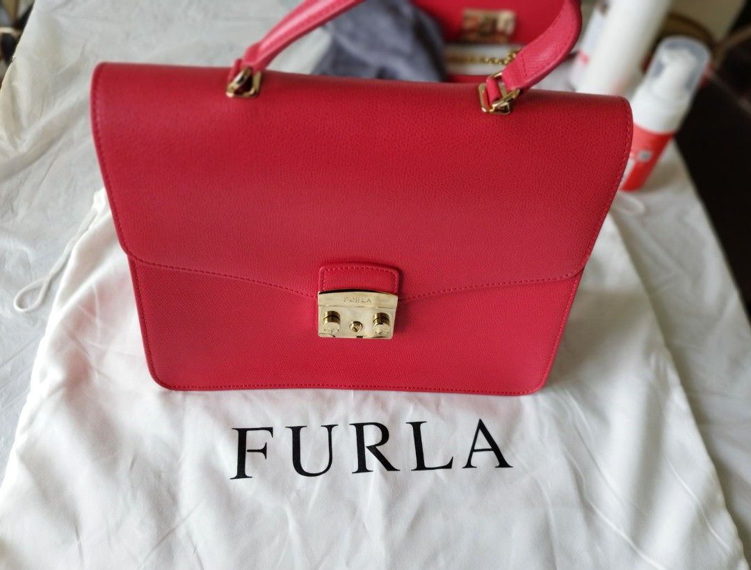Today only 100 Furla Metropolis Top Handle Red Leather Shoulder Crossbody Bag 28.5cm L x 21cm H x 11cm D with leather strap women ladies