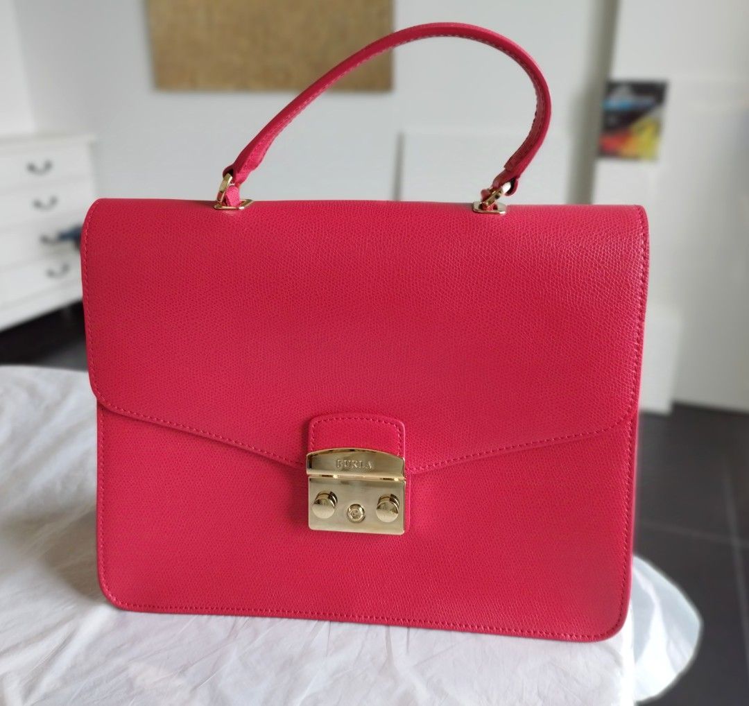 Today only 100 Furla Metropolis Top Handle Red Leather Shoulder Crossbody Bag 28.5cm L x 21cm H x 11cm D with leather strap women ladies