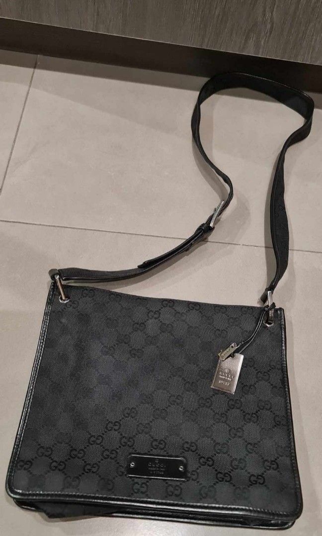 Gucci crossbody bag Luxury Bags Wallets on Carousell